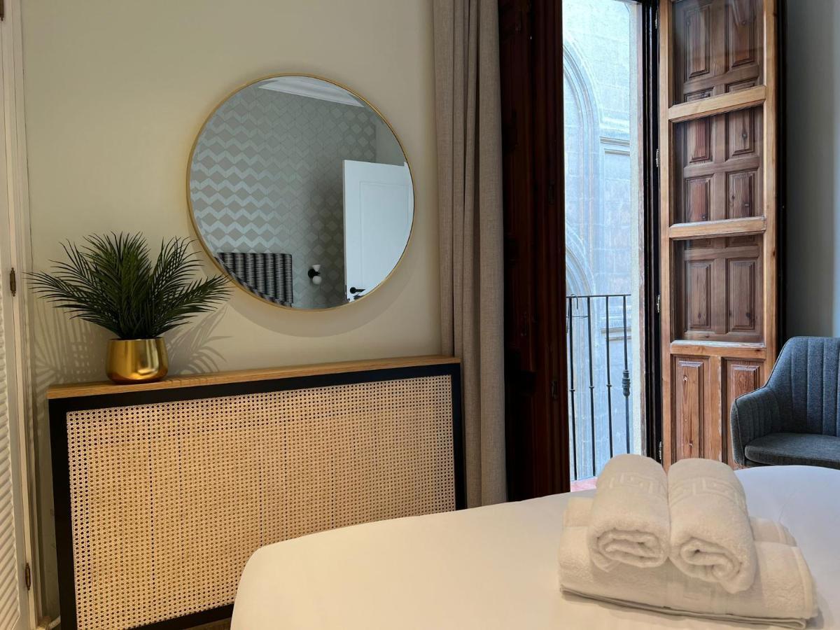 Pie De Torre Catedral Apartment Granada Ngoại thất bức ảnh